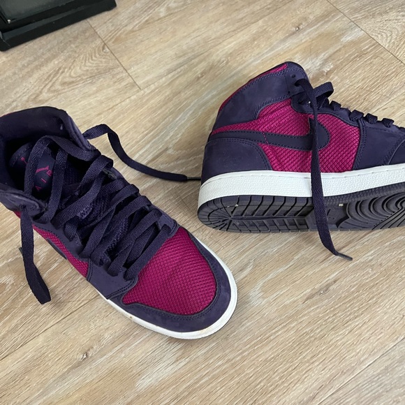 Jordan 1 Retro High Kids True Berry/Purple Dynasty/White big kid size 4 - Picture 3 of 3